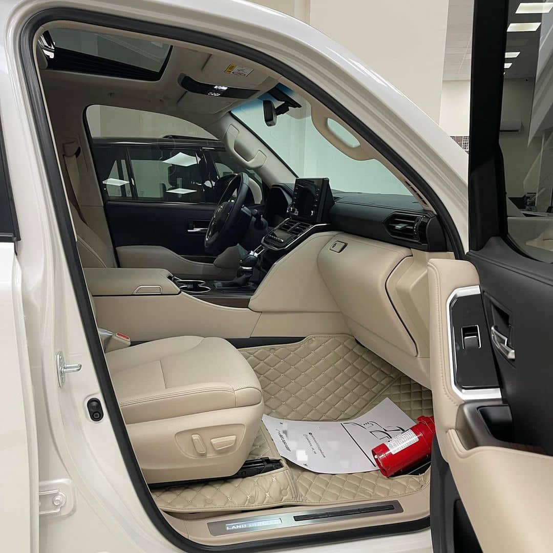 2022 TOYOTA LAND-CRUISER VXR - Image 4