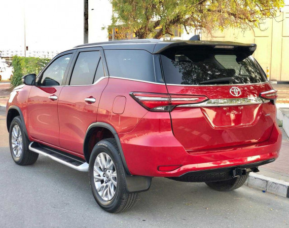 Toyota Fortuner 2022 - Image 2