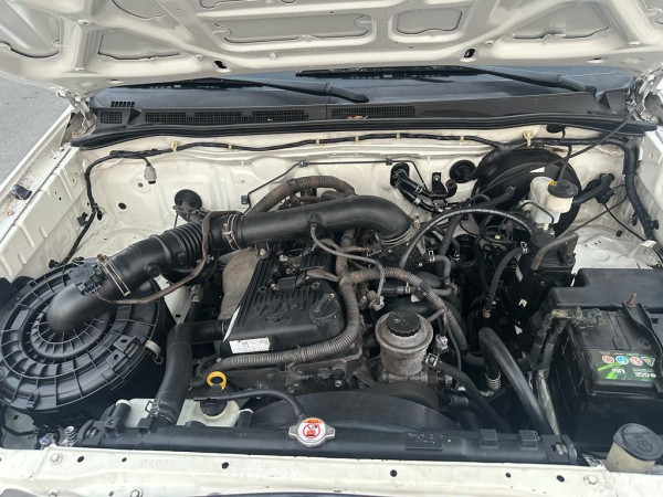 Toyota Hilux 2013 - Image 11
