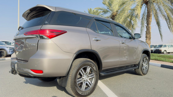 Toyota Fortuner 2023 - Image 11