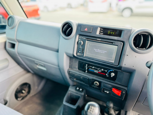 Toyota Landcruiser Pickup 2017 - Image 6