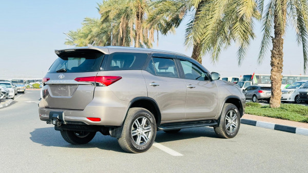 Toyota Fortuner 2023 - Image 12