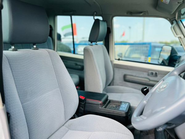 Toyota Landcruiser Pickup 2017 - Image 5