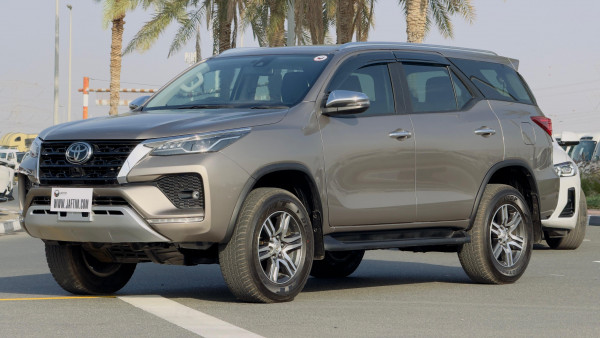Toyota Fortuner 2023 - Image 13