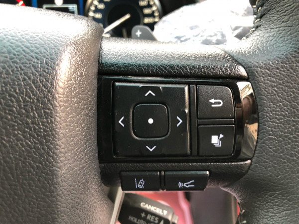Toyota Fortuner 2022 - Image 17