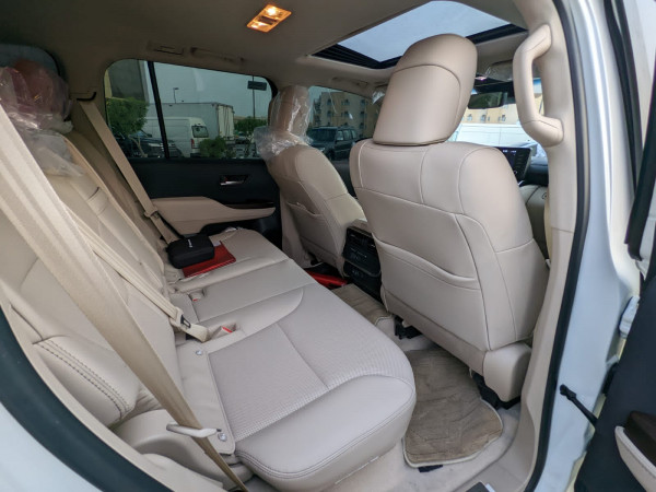 Toyota Land Cruiser 2023 - Image 18