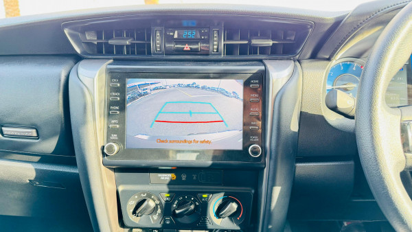 Toyota Fortuner 2023 - Image 19