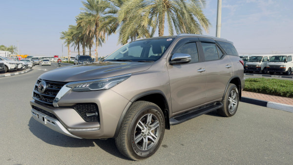 Toyota Fortuner 2023 - Image 3