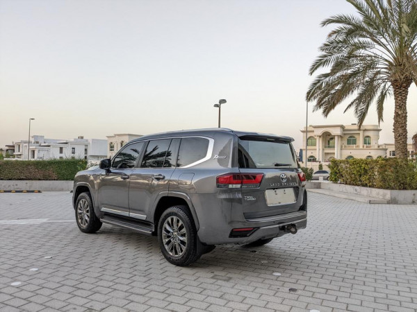 Toyota Land Cruiser 2022 - Image 3