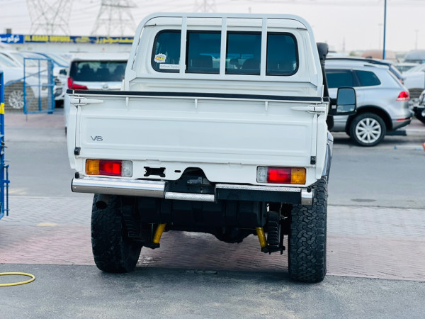 Toyota Landcruiser Pickup 2017 - Image 14