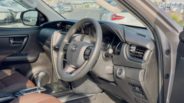 Toyota Fortuner 2023 - Image 21