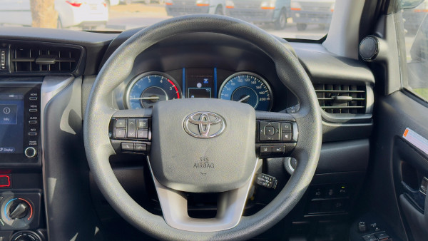 Toyota Fortuner 2023 - Image 24