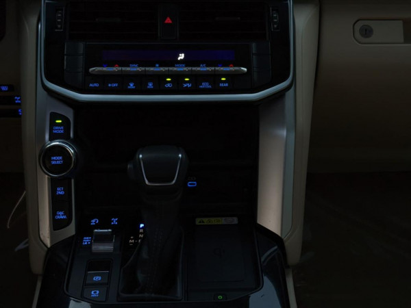 Toyota Land Cruiser 2022 - Image 13