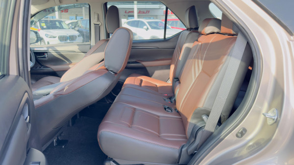 Toyota Fortuner 2023 - Image 30