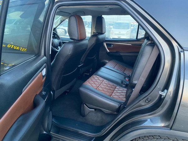 Toyota Fortuner 2021 - Image 4