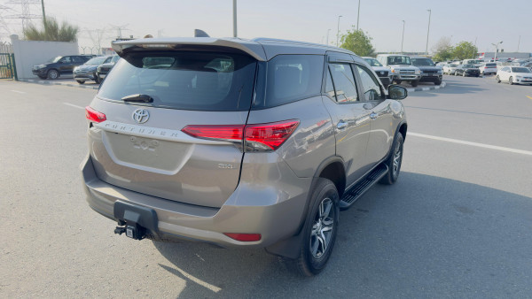 Toyota Fortuner 2023 - Image 5