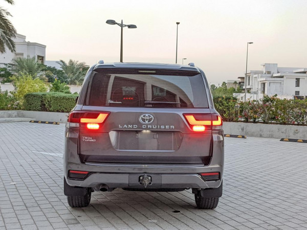 Toyota Land Cruiser 2022 - Image 4