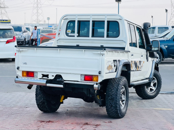 Toyota Landcruiser Pickup 2017 - Image 12