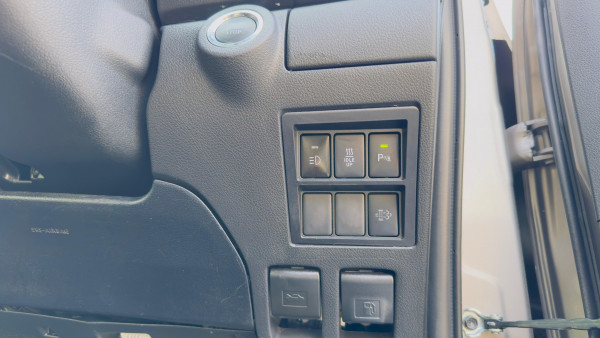 Toyota Fortuner 2023 - Image 42