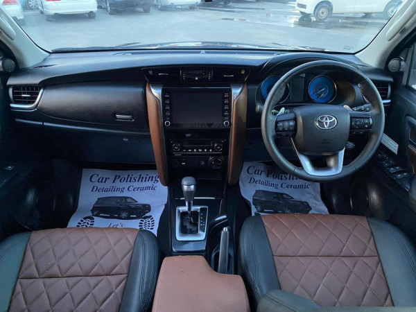 Toyota Fortuner 2021 - Image 6