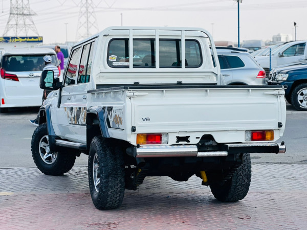 Toyota Landcruiser Pickup 2017 - Image 11