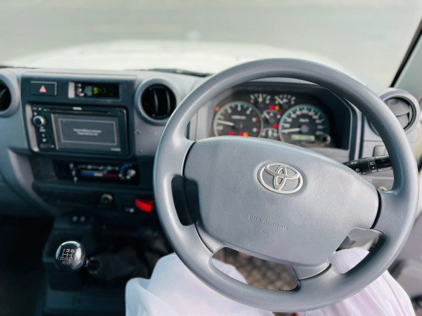 Toyota Landcruiser Pickup 2017 - Image 10