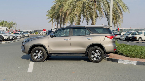 Toyota Fortuner 2023 - Image 8