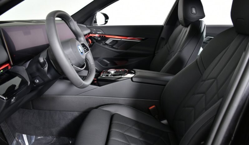 BMW 2025 - Image 4