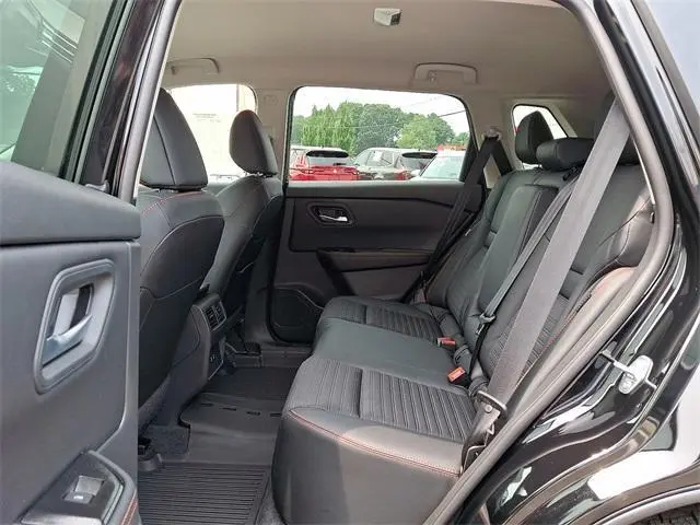 2025 Nissan Rogue Rock Creek - Image 3